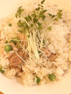 グリーンピースと鶏肉の混ぜご飯-レシピのメイン写真