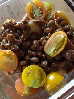 納豆とトマト焼き(パン耳使用)-レシピのメイン写真