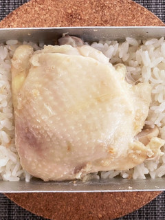 メンティスで鳥もも肉の豪快炊き込みご飯-レシピのメイン写真