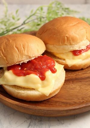 簡単!ふわトロたまごバーガー☆ピリ辛-レシピのメイン写真