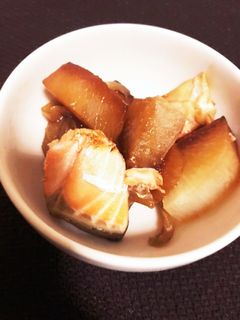 【炊飯器】鮭と大根、玉ねぎの醤油煮-レシピのメイン写真