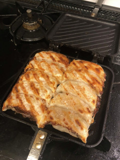 ホットサンドメーカーで両面焼き餃子-レシピのメイン写真
