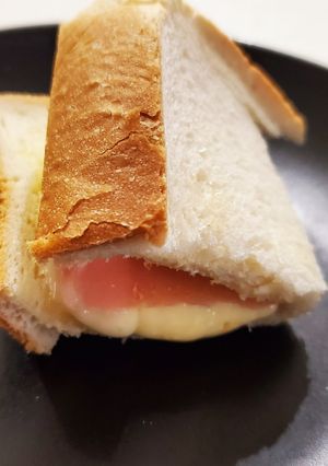 溶けないチーズでとろ～ん♪ハムトースト-レシピのメイン写真