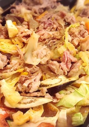 ホットプレートで豚肉のピリ辛蒸し-レシピのメイン写真