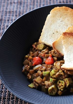 オクラと豚バラ肉と家にある野菜カレー-レシピのメイン写真