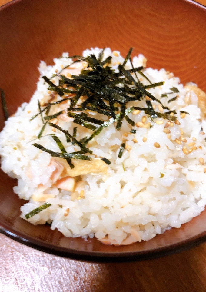 塩鮭と松茸のお吸い物で炊き込みご飯☆-レシピのメイン写真