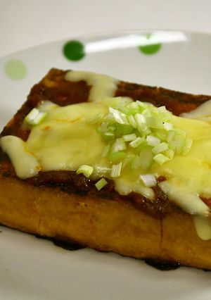 辛党の味「厚揚げの豆板醤チーズ焼き」-レシピのメイン写真