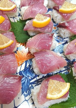 子供も作れるダイソー寿司型で回転寿司気分-レシピのメイン写真