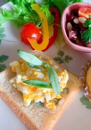 アンチョビセージバターのオープンサンド-レシピのメイン写真