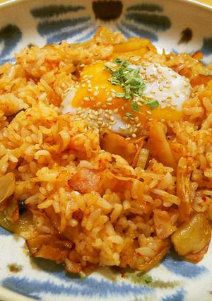 キムタクご飯◎沢庵にキムチ炒飯とベーコン-レシピのメイン写真