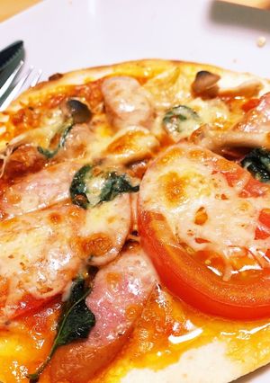 のせて焼くだけ。簡単トルティーヤピザ-レシピのメイン写真