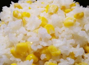 スイートコーン缶詰めで炊き込みご飯-レシピのメイン写真
