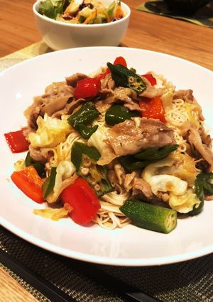 豚バラと夏野菜のオイスター炒めそうめん-レシピのメイン写真