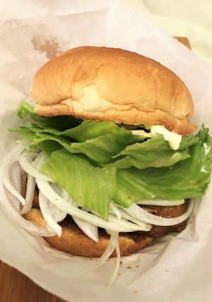 お手軽！レトルトのテリヤキチキンバーガー-レシピのメイン写真