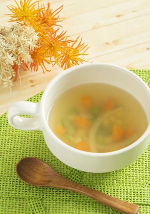 コンソメスープ【入院食⑱昼/温副菜】-レシピのメイン写真