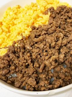 卵と合挽き肉のポロポロそぼろ丼☆-レシピのメイン写真