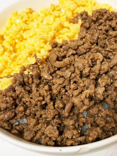 卵と合挽き肉のポロポロそぼろ丼☆-レシピのメイン写真
