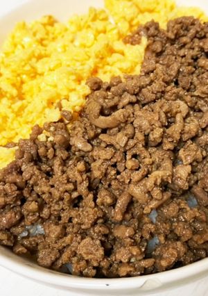 卵と合挽き肉のポロポロそぼろ丼☆-レシピのメイン写真