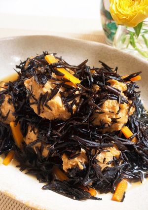 生姜鶏団子のひじき煮-レシピのメイン写真