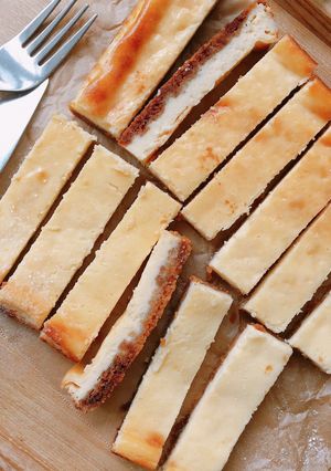 混ぜるだけ簡単♡スティックチーズケーキ-レシピのメイン写真