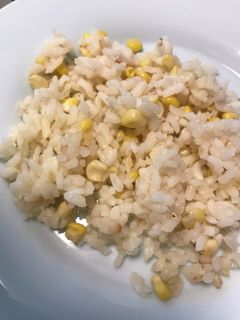 皮とヒゲと芯で炊くとうもろこしごはん-レシピのメイン写真