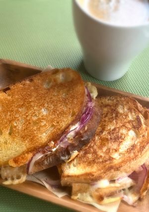 ホットサンドメーカーでイタリアンパニーニ-レシピのメイン写真