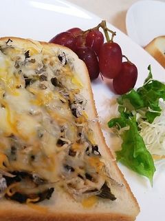 高菜の油炒めとちりめんのトースト-レシピのメイン写真