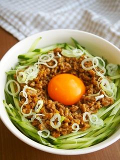 ジャージャー丼♪甜麺醤でさっと炒めて♪-レシピのメイン写真