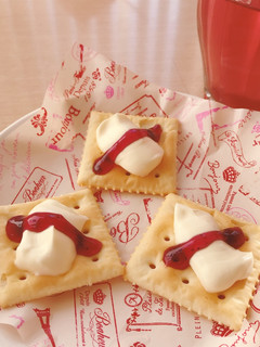 クリームチーズとブルーベリーのカナッペ-レシピのメイン写真
