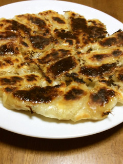 餃子(市販・こびりつくフライパン)-レシピのメイン写真