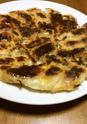 餃子(市販・こびりつくフライパン)-レシピのメイン写真