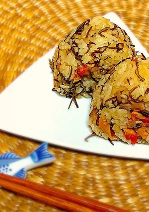 【鮭おにぎり】with 細切昆布-レシピのメイン写真