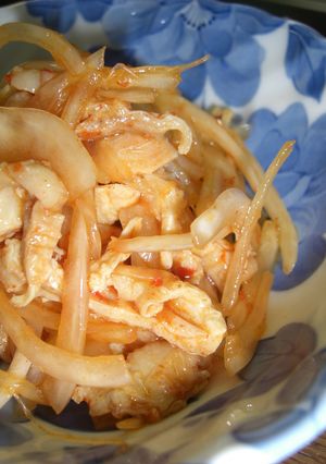 鶏皮と玉葱の辛味和え-レシピのメイン写真