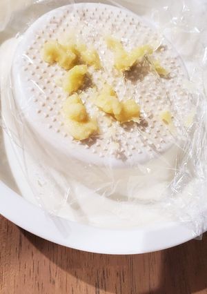 ラップで綺麗★にんにく&生姜すり下ろし♪-レシピのメイン写真