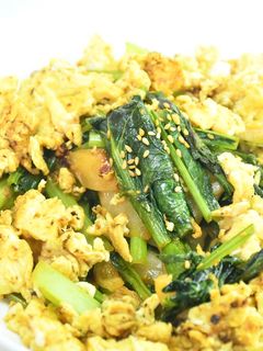 ごはんがすすむ「小松菜のキムチ炒め」-レシピのメイン写真