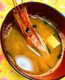海老の殻で磯の旨味ぎっしり出汁のお味噌汁