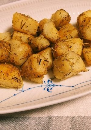 お弁当にもぴったり！ローズマリーポテト-レシピのメイン写真