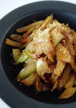 セロリの生姜焼き　簡単一品料理-レシピのメイン写真