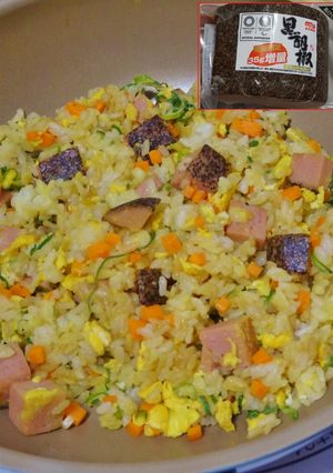 丸大・黒胡椒 豚ソーセージの炒飯-レシピのメイン写真