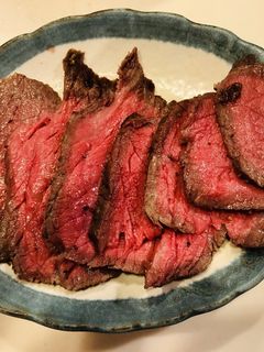 しっとりローストビーフ。ワサビとポン酢で-レシピのメイン写真