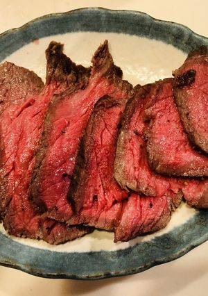 しっとりローストビーフ。ワサビとポン酢で-レシピのメイン写真