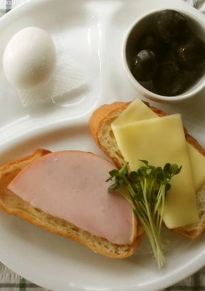 市販のソフトフランスパンでオープンサンド-レシピのメイン写真