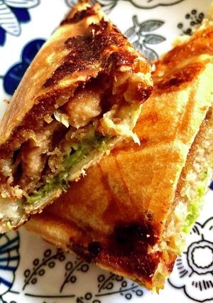 パン耳まで！メンチカツホットサンド！-レシピのメイン写真