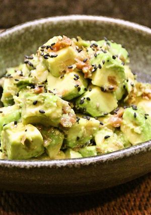 パパッと♪アボカドの梅鰹節和え-レシピのメイン写真