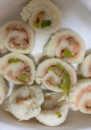 ツナとキュウリのトマト和えサンド-レシピのメイン写真