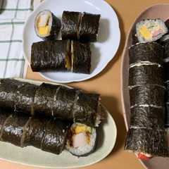 รูปของ 黄金比！カンタン酢飯で太巻き寿司