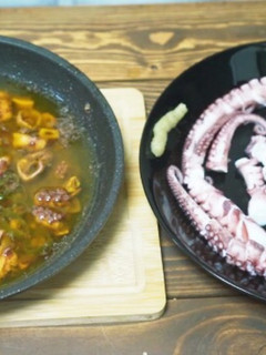タコのアヒージョと茹で蛸の刺身-レシピのメイン写真