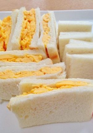 簡単！手作り塩麹の炒り卵サンドイッチ-レシピのメイン写真