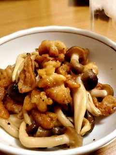 【カロリーオフ】カリっと鶏皮としめじ-レシピのメイン写真