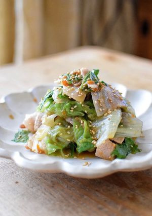 簡単副菜！レタスと豚バラの醤油麹和え-レシピのメイン写真